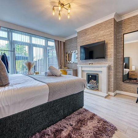 Elegant 5 Bed House - Sleeps 9, Central Solihull, Nec, Jlr, Hs2, Resorts World, Airport Business And Leisure Stays, Exterior foto