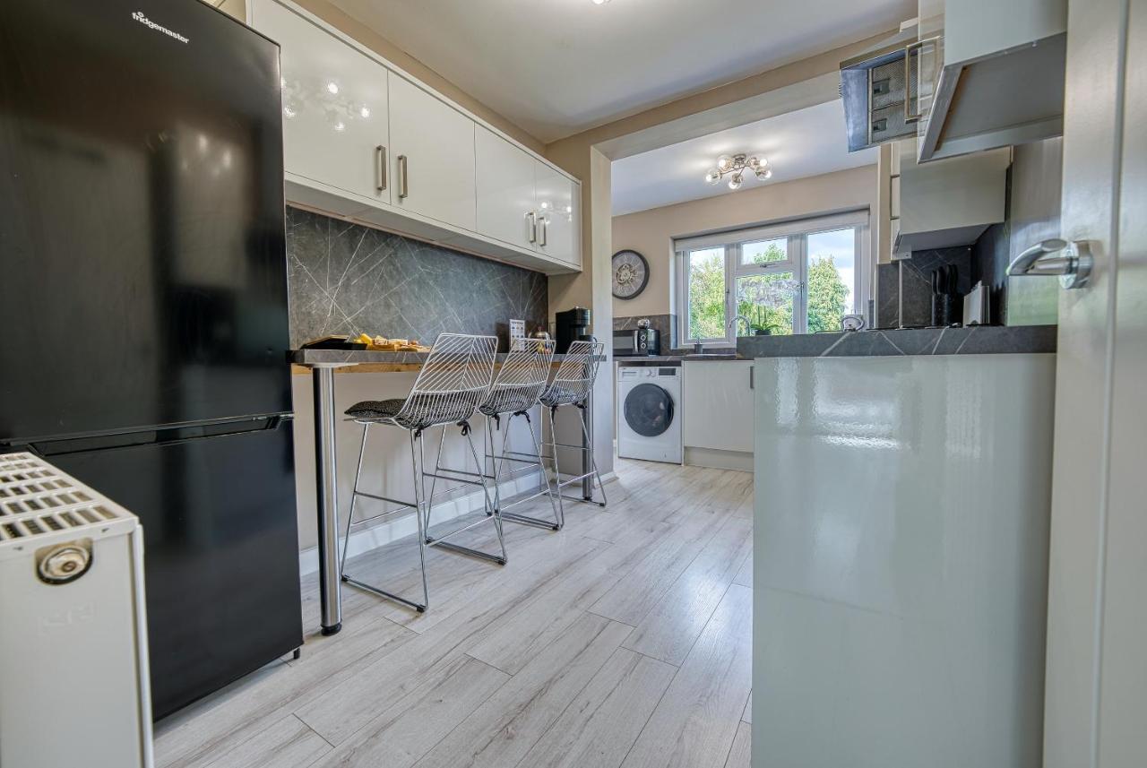 Elegant 5 Bed House - Sleeps 9, Central Solihull, Nec, Jlr, Hs2, Resorts World, Airport Business And Leisure Stays, Exterior foto