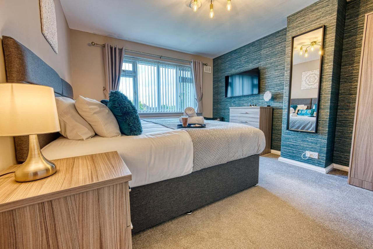 Elegant 5 Bed House - Sleeps 9, Central Solihull, Nec, Jlr, Hs2, Resorts World, Airport Business And Leisure Stays, Exterior foto